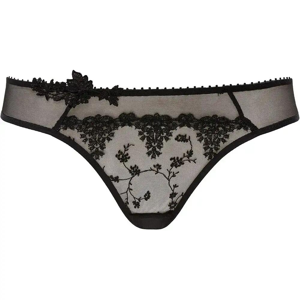 Tanga white nights dentelle 44 reconditionne a _9681. DIAYTAR COTE D'IVOIRE - Là où Chaque Achat a du Sens. Explorez notre gamme et choisissez des produits qui racontent une histoire, du traditionnel au contemporain.