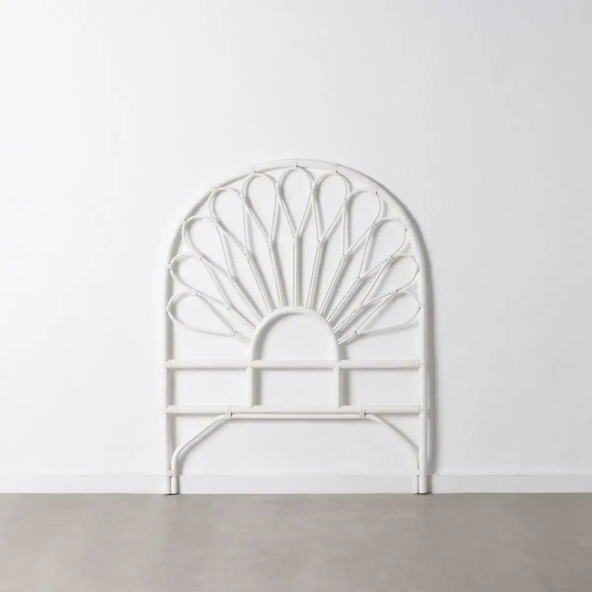 Tete de lit 100 x 3 x 125 cm blanc rotin_1296. Bienvenue chez DIAYTAR COTE D'IVOIRE - Où le Shopping Rencontre la Qualité. Explorez notre sélection soigneusement conçue et trouvez des produits qui définissent le luxe abordable.