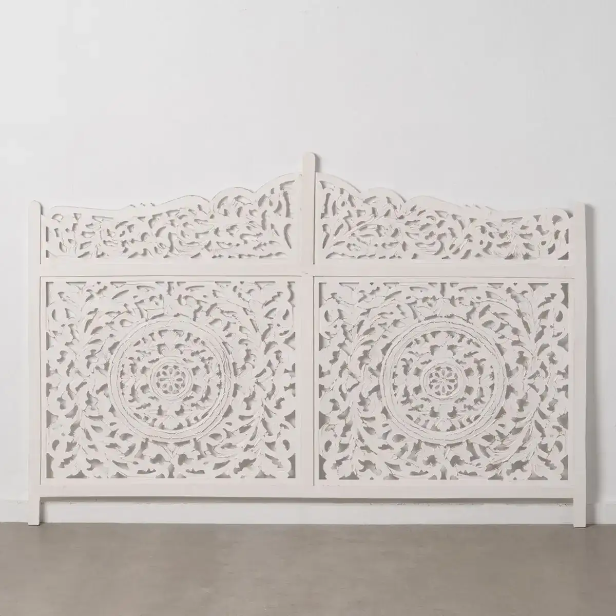 Tete de lit 180 x 123 cm bois blanc dmf_2238. DIAYTAR COTE D'IVOIRE - Là où Chaque Achat a du Sens. Explorez notre gamme et choisissez des produits qui racontent une histoire, du traditionnel au contemporain.