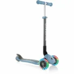 Trottinette globber bleu_7116. DIAYTAR COTE D'IVOIRE - L'Univers de l'Élégance Accessible. Plongez dans notre catalogue et choisissez des produits qui allient sophistication et accessibilité pour un shopping exquis.