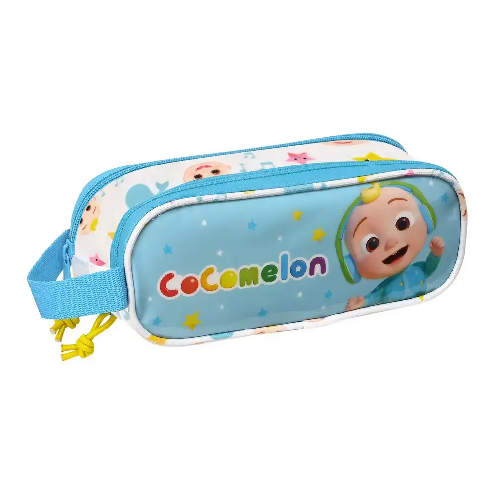 Trousse d ecolier cocomelon bleu blanc 21 x 8 x 6 cm _1034. DIAYTAR COTE D'IVOIRE - Votre Destination pour un Shopping Inoubliable. Naviguez à travers notre catalogue et choisissez des produits qui vous marquent par leur originalité.