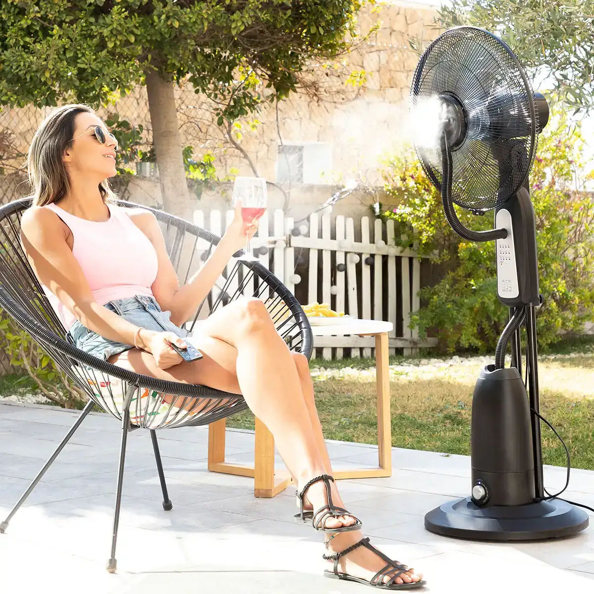 Ventilateur brumisateur sur pied avec commande a distance innovagoods noir 2 8 l 90 w reconditionne b _7818. DIAYTAR COTE D'IVOIRE - Votre Escale Shopping incontournable. Explorez notre boutique en ligne et dénichez des trésors qui reflètent la richesse culturelle et la modernité du Côte d'Ivoire.