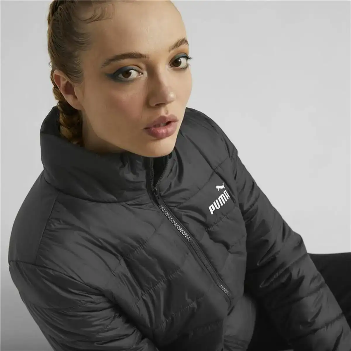 Veste de sport pour femme puma essentials noir_9866. DIAYTAR COTE D'IVOIRE - Là où Chaque Produit a son Propre Éclat. Explorez notre boutique en ligne et trouvez des articles qui ajoutent de la brillance à votre quotidien.