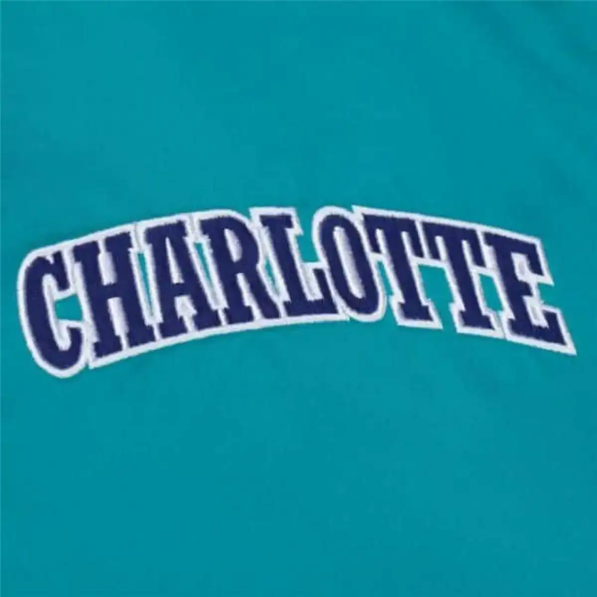 Veste de sport unisexe mitchell ness charlotte hornets bleu_8254. DIAYTAR COTE D'IVOIRE - Là où la Diversité Rencontre la Qualité. Parcourez notre gamme complète et trouvez des produits qui incarnent la richesse et l'unicité du Côte d'Ivoire.