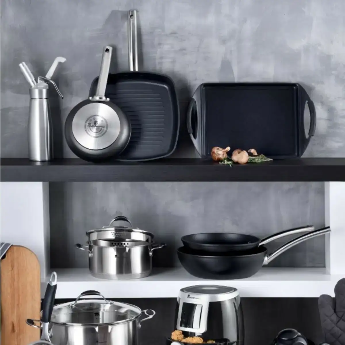 Huilier masterpro acier inoxydable argent 1 25 l_5442. Bienvenue sur DIAYTAR COTE D'IVOIRE - Où Chaque Article a son Histoire. Découvrez notre sélection méticuleuse de produits qui racontent l'authenticité et la beauté du Côte d'Ivoire.