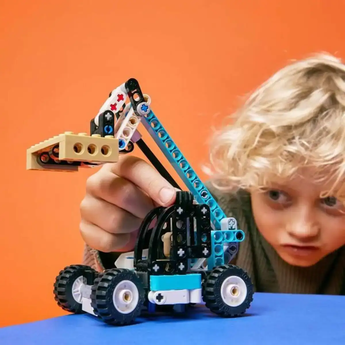 Jeu de construction lego 42133 technic le chariot e le vateur le remorquage_8092. DIAYTAR COTE D'IVOIRE - Là où Chaque Produit est une Trouvaille Unique. Découvrez notre boutique en ligne et trouvez des articles qui vous distinguent par leur originalité.