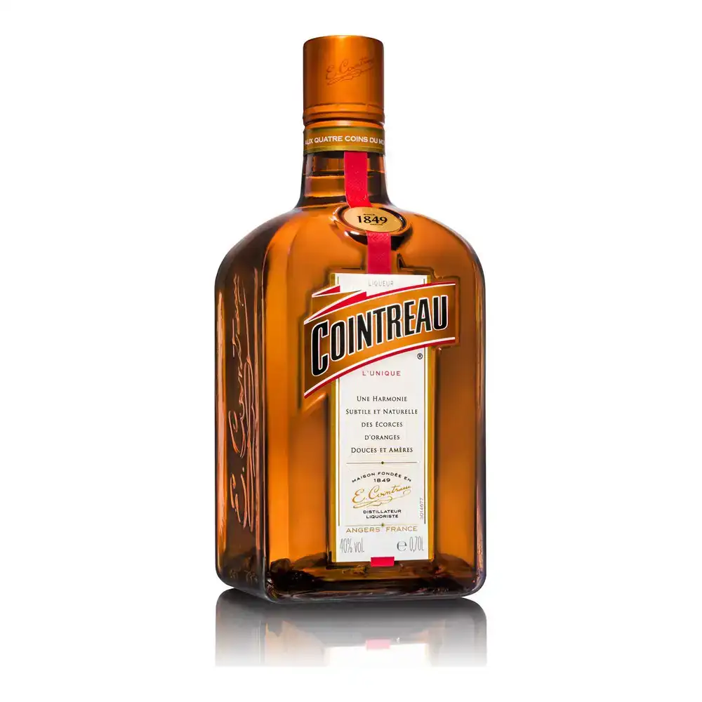 Liqueur cointreau 70 cl_3812. DIAYTAR COTE D'IVOIRE - Votre Destination de Shopping Authentique au Côte d'Ivoire. Plongez dans notre boutique en ligne pour découvrir des produits qui célèbrent la riche culture et l'artisanat du pays.