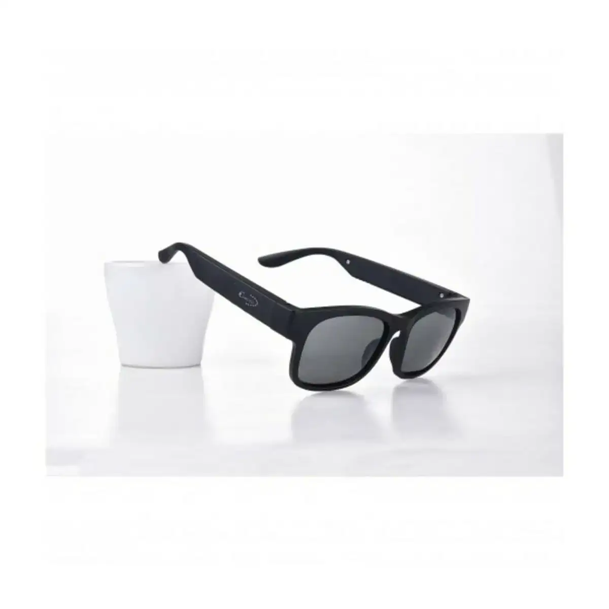 Lunettes de soleil bluetooth mains libres innova noir_4346. DIAYTAR COTE D'IVOIRE - Où Choisir est un Acte d'Amour pour le Côte d'Ivoire. Explorez notre boutique en ligne et choisissez des articles qui célèbrent la culture et l'artisanat du pays.