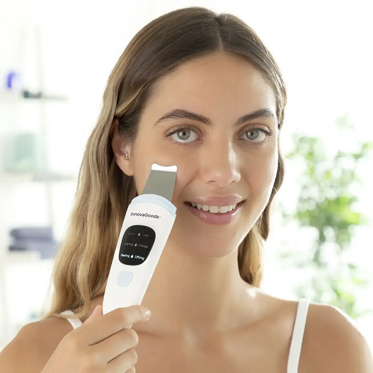 Nettoyant facial a ultrasons 5 en 1 feanser innovagoods_4114. DIAYTAR COTE D'IVOIRE - Là où les Possibilités sont Infinies. Parcourez nos catégories et laissez-vous séduire par des produits qui enrichiront votre quotidien, du pratique à l'esthétique.