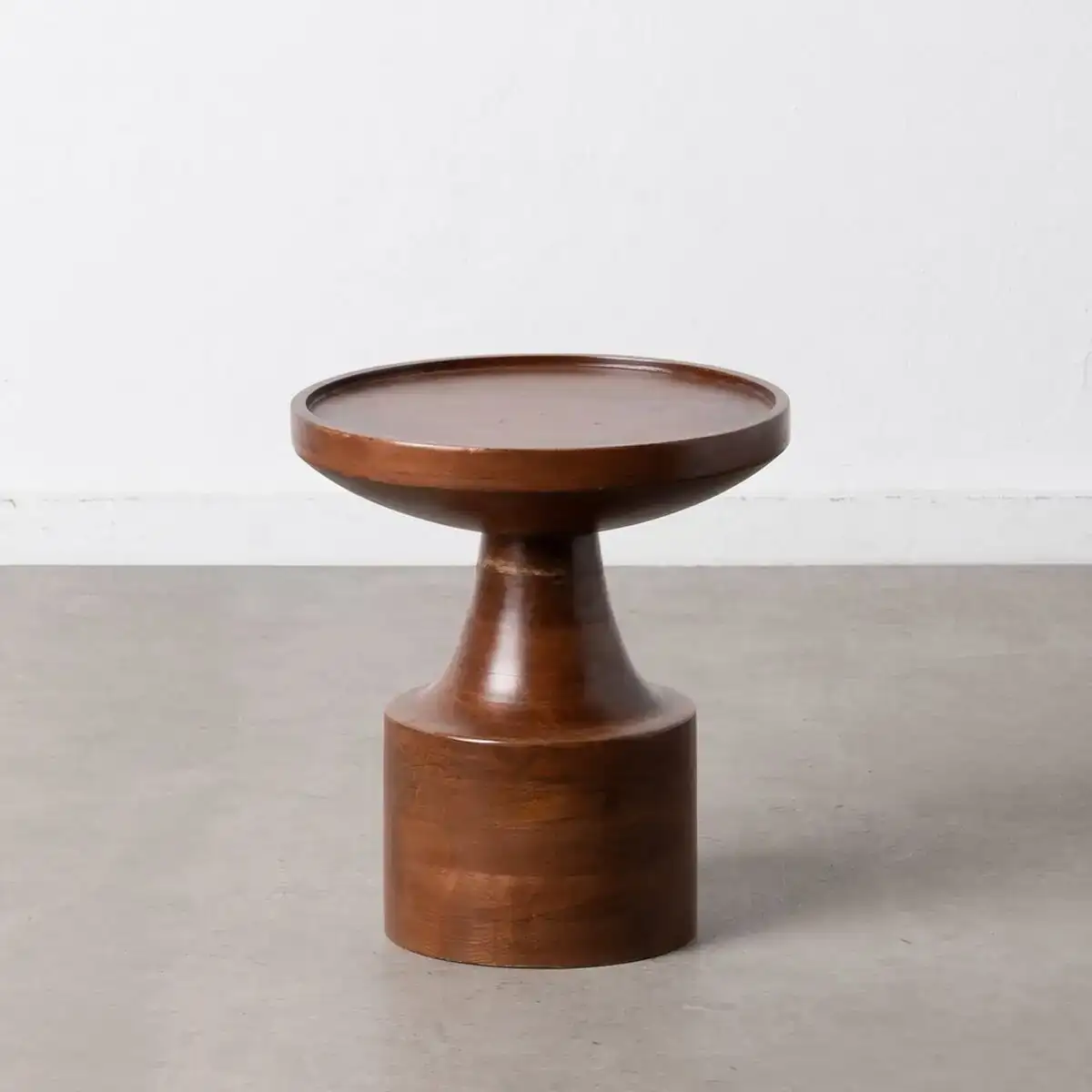 Table d appoint 40 x 40 x 44 5 cm bois de manguier marron_6359. Bienvenue sur DIAYTAR COTE D'IVOIRE - Votre Fenêtre sur le Shopping Moderne. Parcourez notre boutique en ligne et découvrez des produits qui incarnent l'évolution du style et de la qualité.