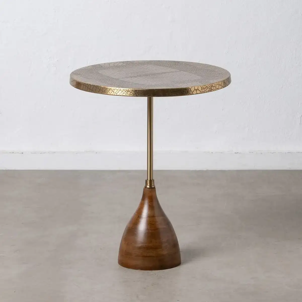 Table d appoint 51 x 51 x 61 cm me tal dore bois marron_1209. DIAYTAR COTE D'IVOIRE - Là où Chaque Produit est une Trouvaille Unique. Découvrez notre boutique en ligne et trouvez des articles qui vous distinguent par leur originalité.