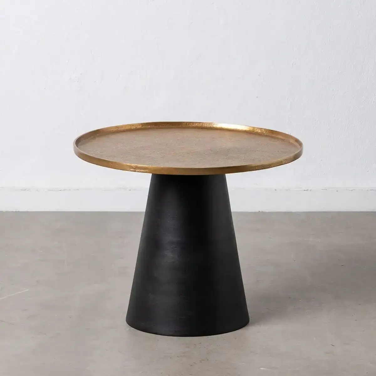 Table d appoint 59 x 59 x 46 cm noir dore aluminium_6534. DIAYTAR COTE D'IVOIRE - Où Choisir est un Plaisir Responsable. Parcourez notre catalogue et choisissez des produits qui incarnent notre engagement envers des pratiques durables et éthiques.