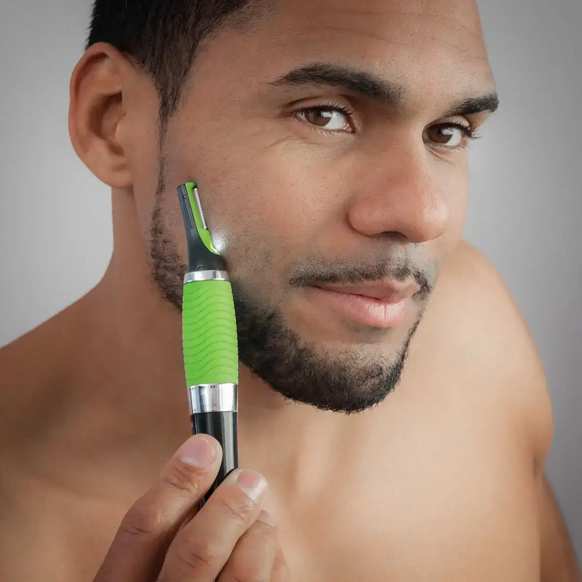 Tondeuse a cheveux e lectrique micro precision avec led innovagoods_6826. DIAYTAR COTE D'IVOIRE - L'Art du Shopping Facilité. Naviguez sur notre plateforme en ligne pour découvrir une expérience d'achat fluide et agréable, avec une gamme de produits adaptés à tous.