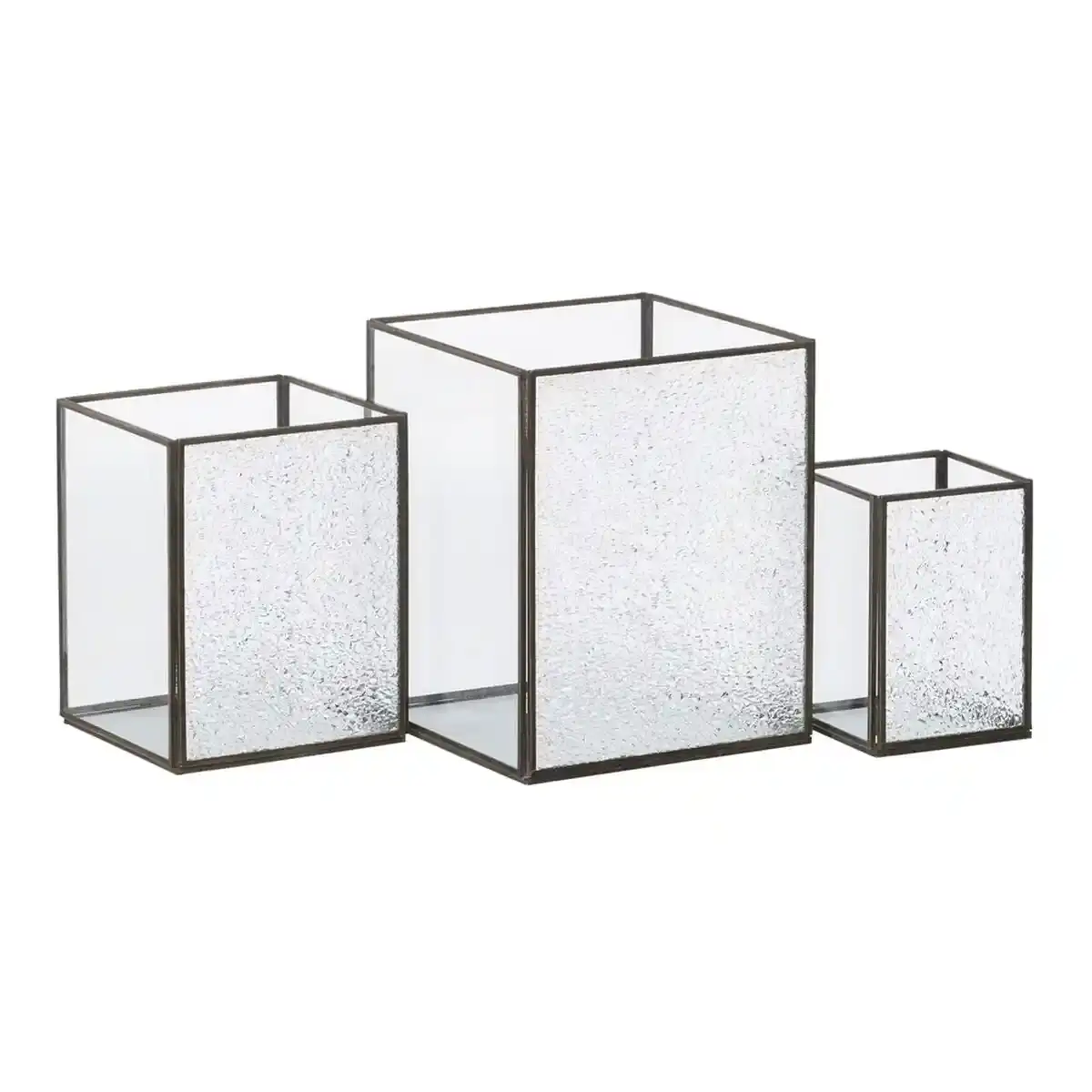 Bougeoir cristal metal dore 18 x 18 x 22 cm 3 unites _7624. DIAYTAR COTE D'IVOIRE - Votre Destination pour un Shopping Réfléchi. Découvrez notre gamme variée et choisissez des produits qui correspondent à vos valeurs et à votre style de vie.