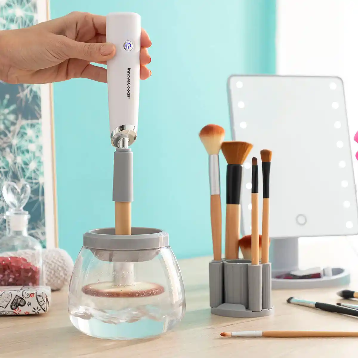 Nettoyant et sechoir automatique pour pinceaux de maquillage maklin innovagoods_9522. Bienvenue chez DIAYTAR COTE D'IVOIRE - Où Votre Shopping Prend Vie. Découvrez notre univers et dénichez des trésors qui ajoutent de la couleur à votre quotidien.