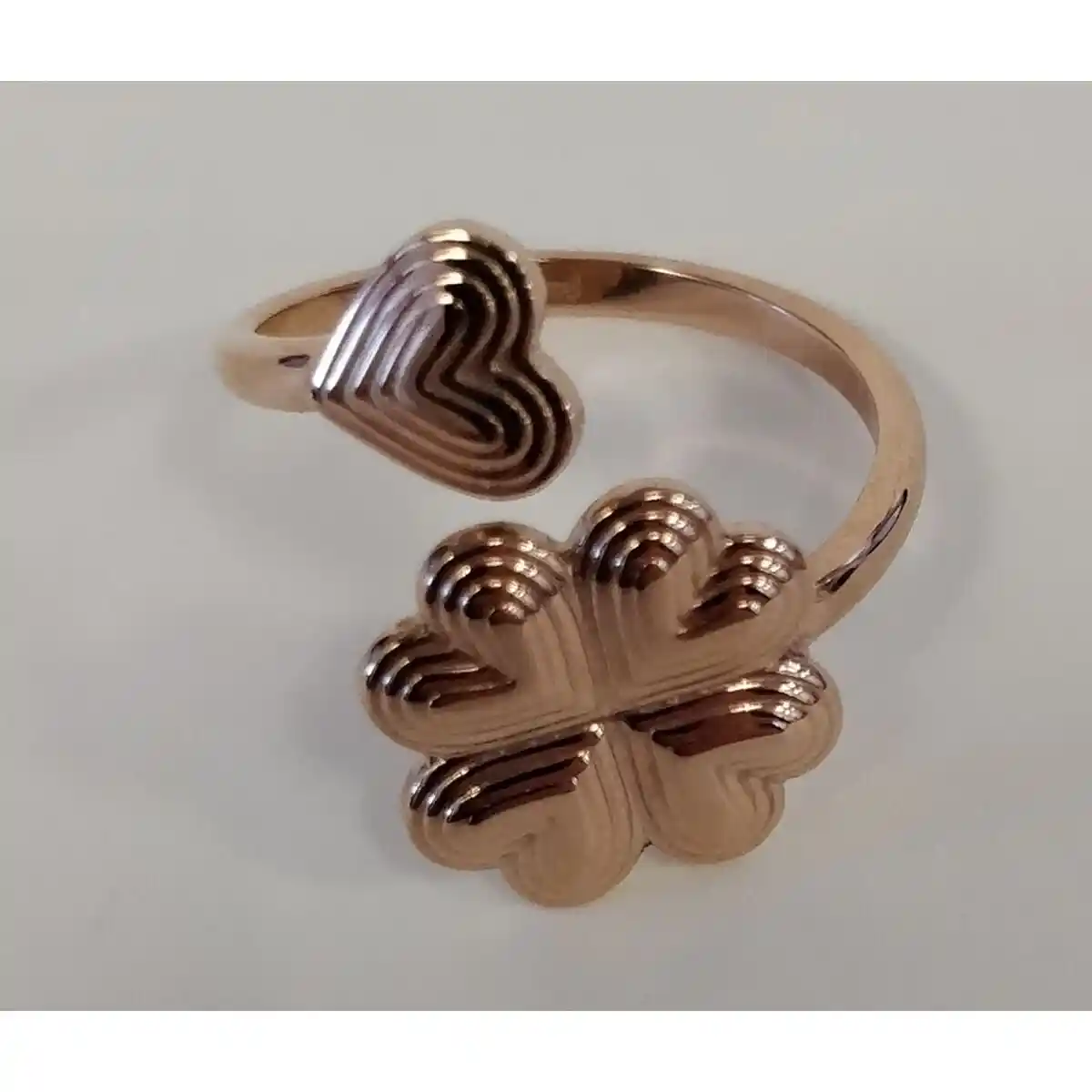 Bague femme folli follie 1r19t004r_4405. DIAYTAR COTE D'IVOIRE - Là où Choisir est une Célébration de l'Artisanat. Explorez notre gamme variée et choisissez des produits qui incarnent la tradition et le talent des artisans du Côte d'Ivoire.