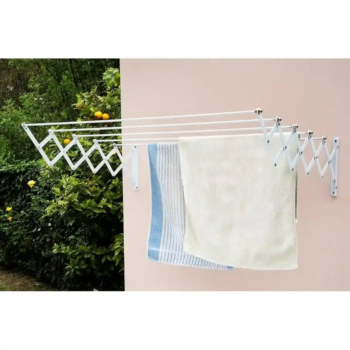 Corde a linge retractable aluminium blanc 120 x 70 x 23_6629. DIAYTAR COTE D'IVOIRE - Votre Passage vers l'Éclat et la Beauté. Explorez notre boutique en ligne et trouvez des produits qui subliment votre apparence et votre espace.