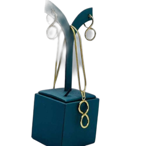 Ensemble chaîne plaqué or élégante femme