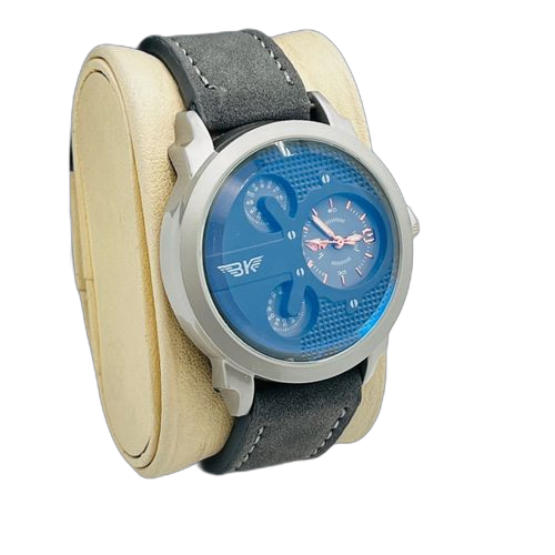 Montre bracelet homme en simili daim gris fond blanc