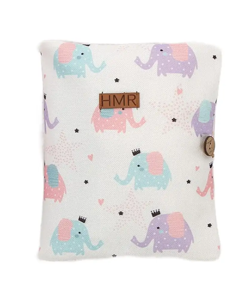 Organisateur des essentiels pour bebe elephant_8730. Entrez dans l'Univers de DIAYTAR COTE D'IVOIRE - Où Chaque Produit a sa Place. Explorez nos rayons virtuels et choisissez des articles qui s'intègrent parfaitement à votre style de vie.