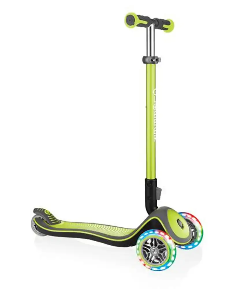 Trottinette globber 3 roues lumineuses elite deluxe flash 3ans vert_2111. DIAYTAR COTE D'IVOIRE - Où le Shopping Devient une Aventure Culturelle. Plongez dans notre univers de produits qui célèbrent l'héritage et l'artisanat du Côte d'Ivoire.