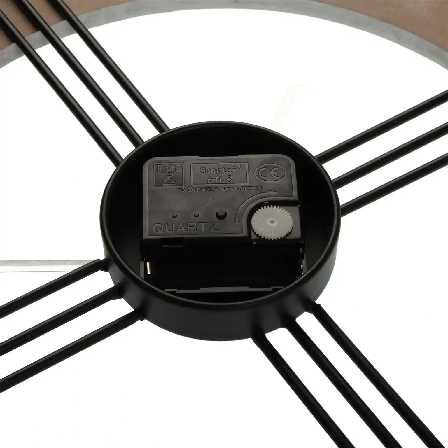Horloge murale versa metal blanc 40 x 40 x 4 cm_6251. Plongez dans l'Expérience DIAYTAR COTE D'IVOIRE - Où Chaque Produit a une Histoire. Explorez notre boutique en ligne pour trouver des articles qui incarnent la passion et la créativité du Côte d'Ivoire.