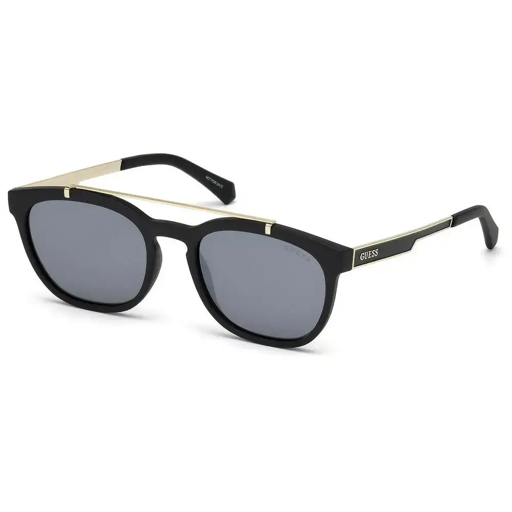 Lunettes de soleil homme guess gu69075202c o 52 mm_8538. Bienvenue chez DIAYTAR COTE D'IVOIRE - Votre Porte d'Accès à la Diversité. Découvrez notre boutique en ligne et choisissez parmi une pléthore d'articles qui célèbrent la richesse culturelle du Côte d'Ivoire et au-delà.