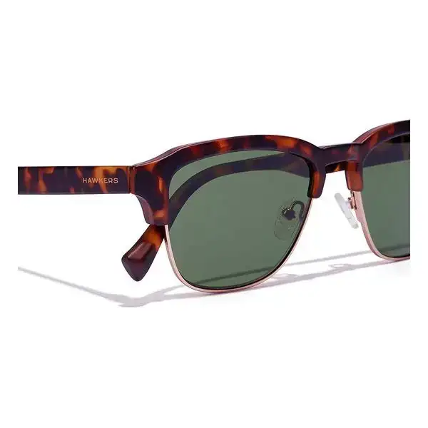 Lunettes de soleil unisexes new classic hawkers_9445. DIAYTAR COTE D'IVOIRE - Où Chaque Achat Raconte une Histoire. Parcourez notre boutique en ligne pour trouver des articles qui évoquent le savoir-faire et la tradition du Côte d'Ivoire.