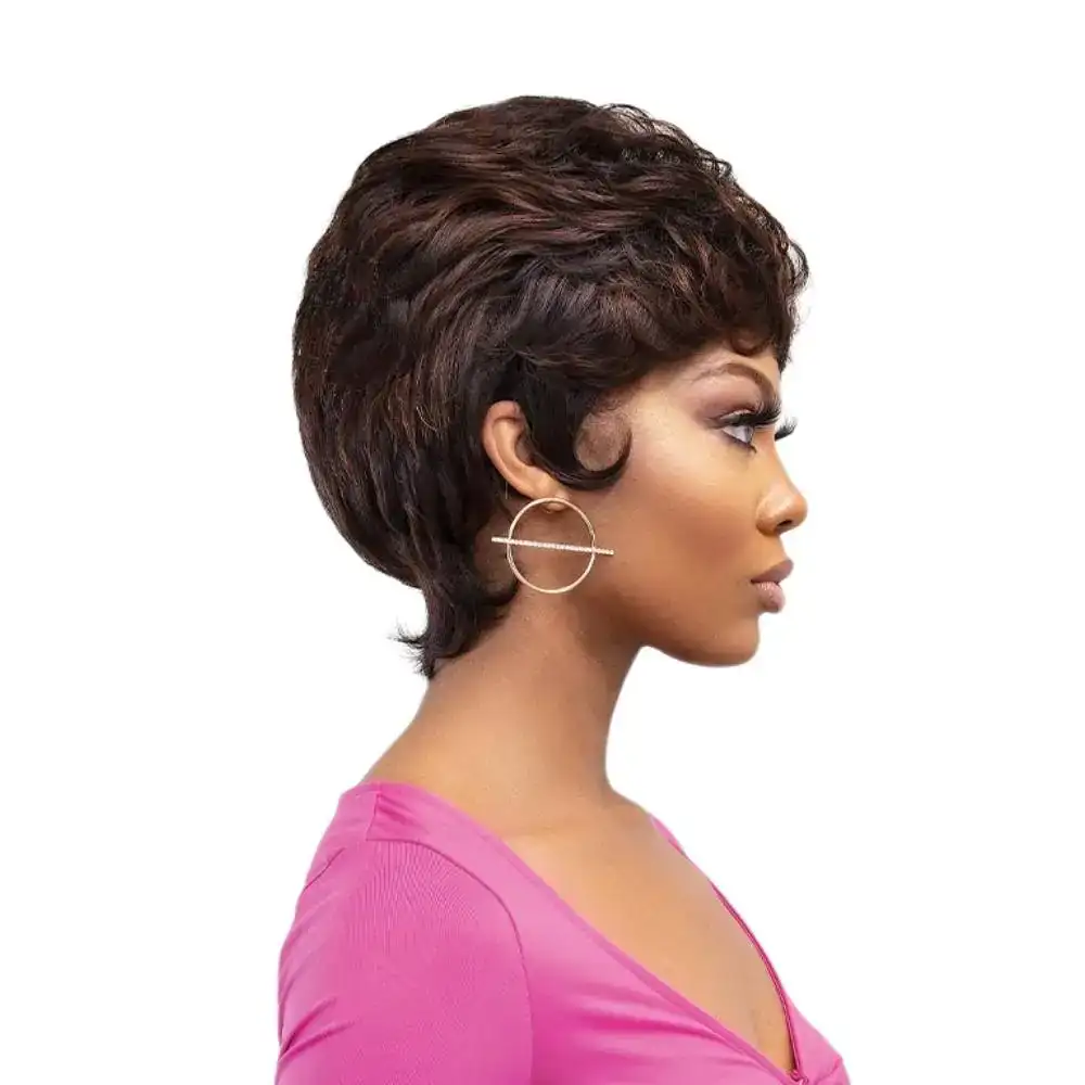 Perruque 100 cheveux naturels de la collection janet avery_2533. DIAYTAR COTE D'IVOIRE - Votre Portail vers l'Extraordinaire. Parcourez nos collections et découvrez des produits qui vous emmènent au-delà de l'ordinaire, créant une expérience de shopping mémorable.