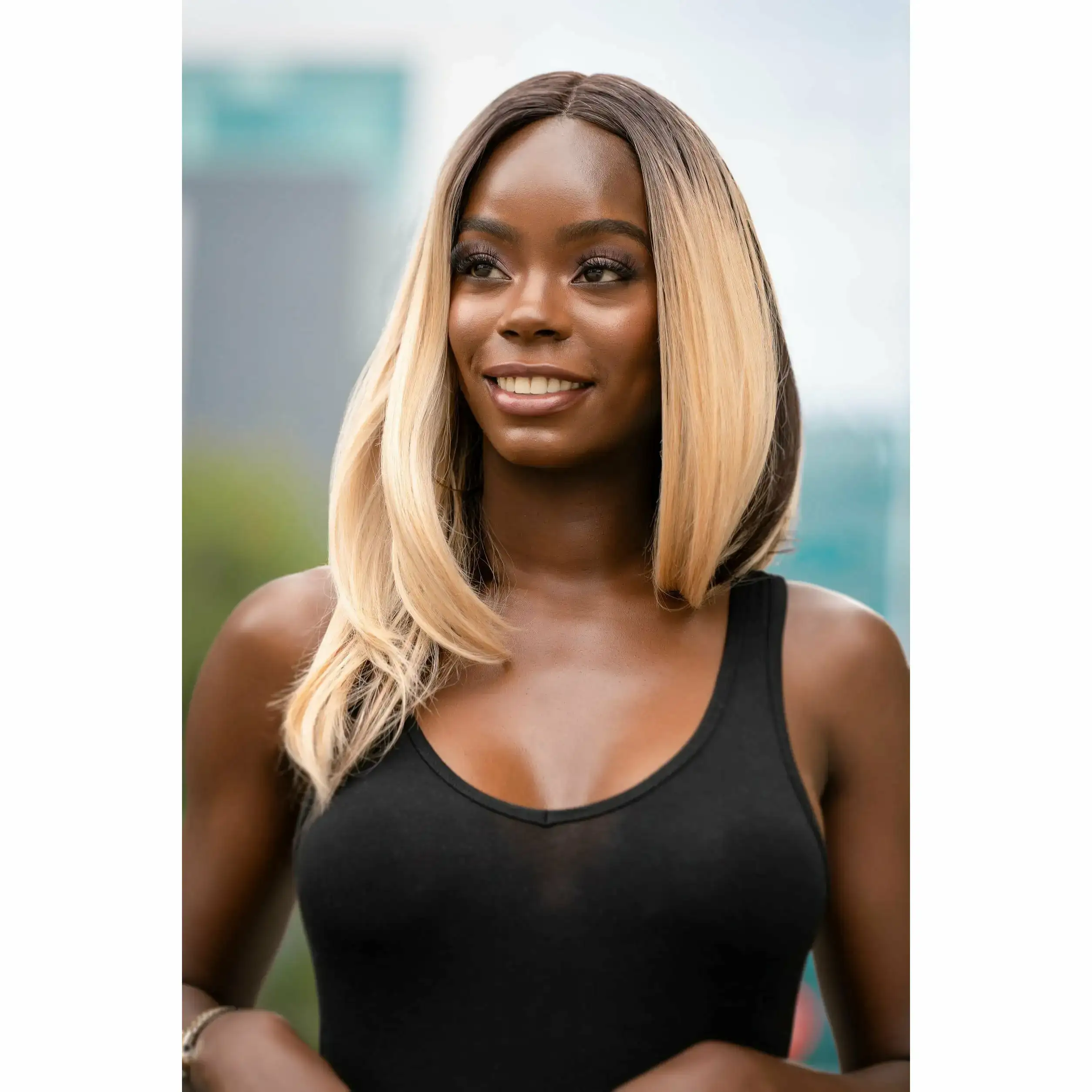 Perruque lace front synthetique bobbi boss mlf635 laila_2641. DIAYTAR COTE D'IVOIRE - Là où Chaque Achat a du Sens. Explorez notre gamme et choisissez des produits qui racontent une histoire, votre histoire.