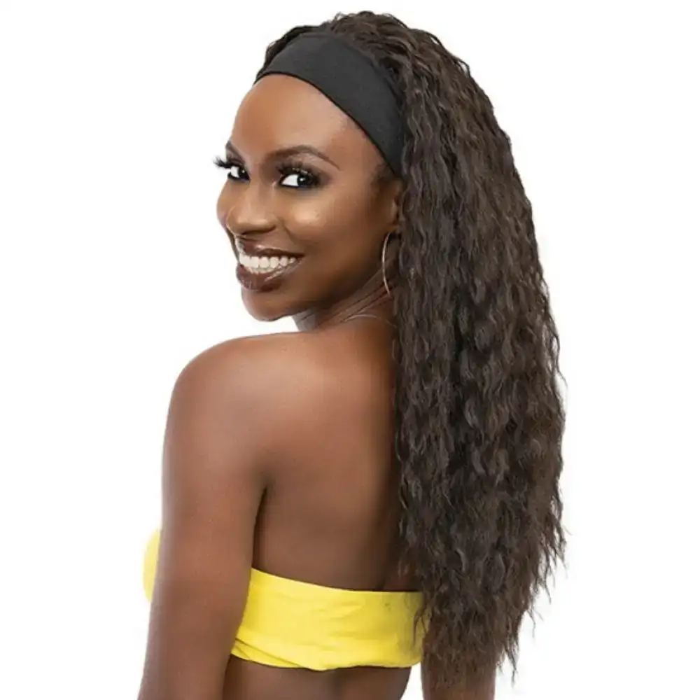 Perruque synthetique premium janet collection crescent band etta_6202. DIAYTAR COTE D'IVOIRE - Où Choisir est un Voyage Cultuel. Explorez notre boutique en ligne et découvrez des produits qui célèbrent la richesse et la diversité culturelle du Côte d'Ivoire.