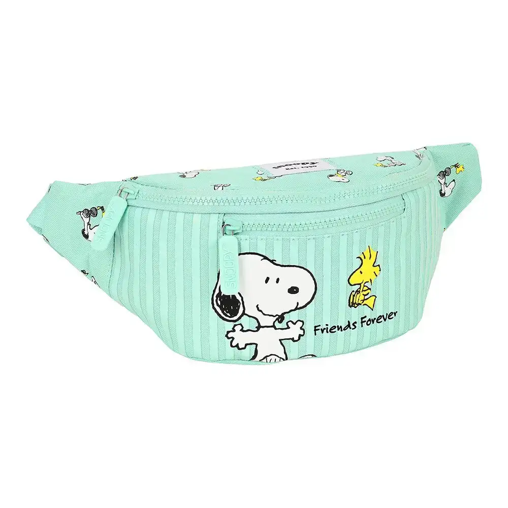 Pochette ceinture snoopy friends forever menthe 23 x 12 x 9 cm_7442. DIAYTAR COTE D'IVOIRE - Votre Portail vers l'Extraordinaire. Parcourez nos collections et découvrez des produits qui vous emmènent au-delà de l'ordinaire, créant une expérience de shopping mémorable.