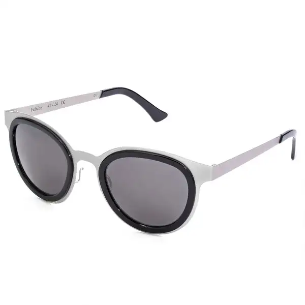 Lunettes de soleil unisexe lgr felicite silver 01 gris o 47 mm_7759. Bienvenue dans l'univers captivant de DIAYTAR COTE D'IVOIRE - Votre Plateforme de Shopping Tout-en-Un. Parcourez notre boutique en ligne pour découvrir des produits uniques, allant des articles ménagers aux élégants accessoires de mode.
