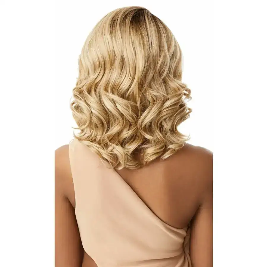 Perruque lace front synthetique outre davita_6479. Bienvenue sur DIAYTAR COTE D'IVOIRE - Votre Fenêtre sur le Shopping Moderne. Parcourez notre boutique en ligne et découvrez des produits qui incarnent l'évolution du style et de la qualité.