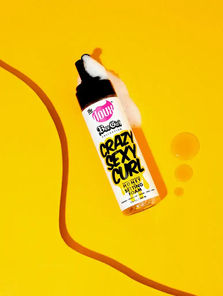 Mousse fixante au miel the doux crazysexycurl ™ 7oz_1744. DIAYTAR COTE D'IVOIRE - Votre Escapade Shopping Virtuelle. Explorez notre boutique en ligne et dénichez des trésors qui évoquent la culture et le savoir-faire sénégalais, un clic à la fois.