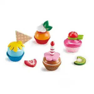 Hape cupcakes en bois 3ans_3748. Entrez dans l'Univers de DIAYTAR COTE D'IVOIRE - Où le Choix Rencontre l'Authenticité. Explorez nos rayons virtuels et trouvez des produits qui incarnent la richesse de notre culture.