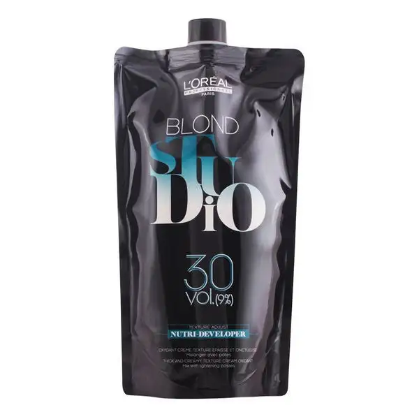 Hair oxidizer blond studio 30 vol loreal expert professionnel 1000 g_5331. Bienvenue chez DIAYTAR COTE D'IVOIRE - Où Chaque Objet a sa Propre Histoire. Découvrez notre sélection soigneusement choisie et choisissez des produits qui racontent le patrimoine sénégalais.