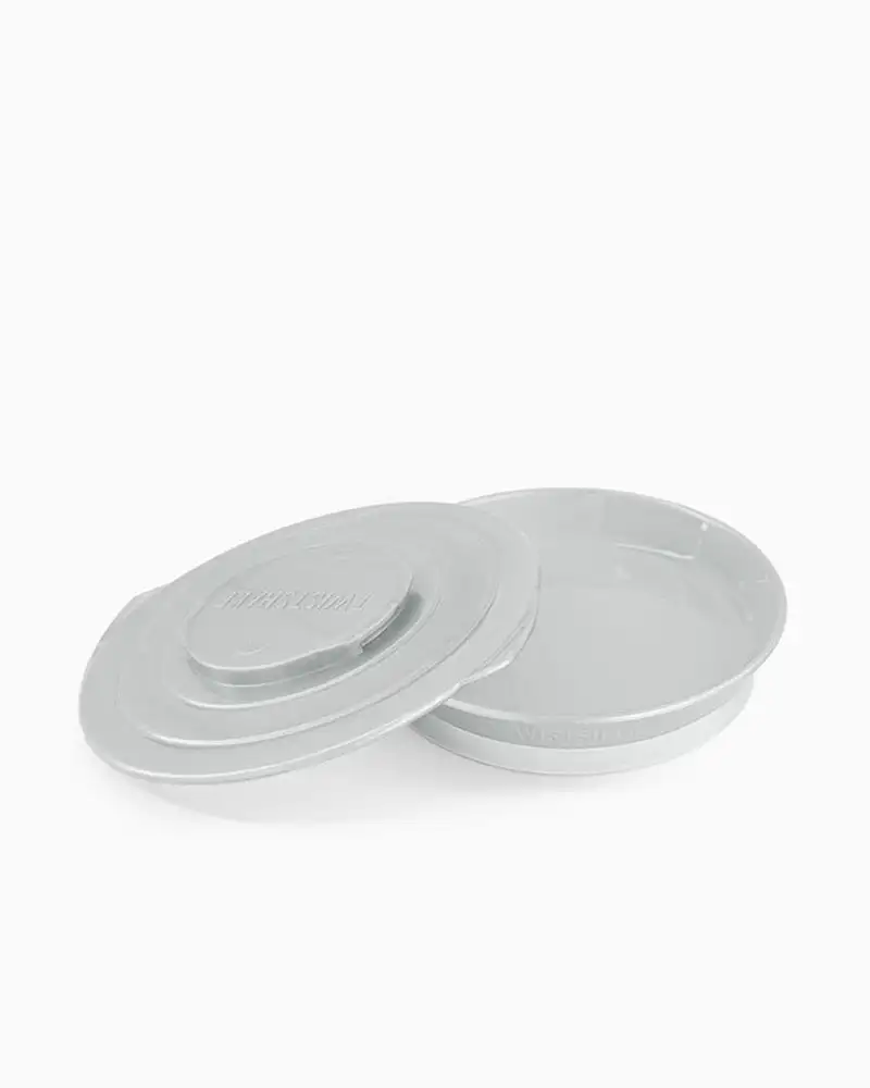 Assiette avec couvercle gris_2870. Entrez dans l'Univers de DIAYTAR COTE D'IVOIRE - Où Chaque Produit a sa Place. Explorez nos rayons virtuels et choisissez des articles qui s'intègrent parfaitement à votre style de vie.