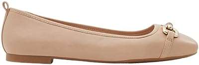 Ballerines plates jawasa pour femmes. Découvrez DIAYTAR COTE D'IVOIRE, la boutique en ligne où vous trouverez des articles discount pour tous les aspects de votre vie quotidienne. Que vous recherchiez des équipements pour la maison, des appareils électroniques dernier cri, des vêtements à la mode ou des gadgets innovants, notre vaste sélection de produits vous garantit des économies substantielles sans sacrifier la qualité. Faites des achats malins et profitez de prix imbattables avec DIAYTAR COTE D'IVOIRE .