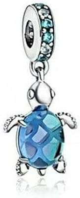 Pendentif tortue de mer en verre de murano 51 x 165 134. Ne cherchez plus, DIAYTAR COTE D'IVOIRE  est là pour vous offrir les meilleurs deals en ligne ! Explorez notre vaste sélection de produits à prix réduits, incluant tout ce dont vous avez besoin pour votre maison, votre cuisine, votre garde-robe et bien plus encore. Profitez de nos offres discount sur les dernières tendances et économisez tout en restant à la pointe de la mode.