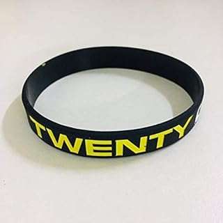 2 tailles d'affichage one eleven pilots bracelet de poignet de musique en silicone à la mode. À la recherche de bonnes affaires ? DIAYTAR COTE D'IVOIRE  est là pour vous aider ! Découvrez notre boutique en ligne remplie de produits discount, des dernières tendances en mode aux gadgets les plus recherchés. Ne manquez pas nos prix imbattables !