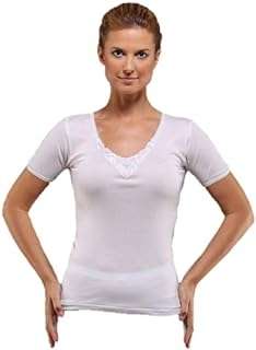Maillot de corps en coton blanc pour femme. Vous cherchez des bonnes affaires en ligne ? Ne cherchez pas plus loin que DIAYTAR COTE D'IVOIRE, la boutique en ligne généraliste où vous trouverez tout à prix discount. Explorez notre sélection complète, allant de la maison à l'électroménager, de l'informatique à la mode et aux gadgets, et bénéficiez de tarifs avantageux pour tous vos achats. Réalisez des économies importantes sans compromettre la qualité avec DIAYTAR COTE D'IVOIRE .