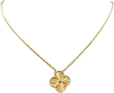 Collier en or véritable 18 carats pour femme or sans pierres. Faites des bonnes affaires en un clic avec DIAYTAR COTE D'IVOIRE  ! Notre boutique en ligne généraliste vous propose une large gamme de produits discount, de l'électroménager à l'informatique en passant par la mode et les gadgets. N'attendez plus pour économiser et équiper votre maison à prix réduits, sans compromis sur la qualité !