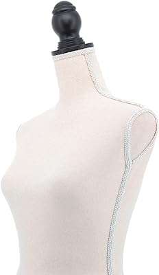 Mannequin de présentation de robe pour femme cozy tricks. Bienvenue chez DIAYTAR COTE D'IVOIRE, votre destination en ligne de confiance pour des produits discount variés allant des indispensables de la maison aux appareils électroménagers dernier cri, en passant par l'informatique, la mode et les gadgets tendance. Explorez notre vaste sélection d'articles à prix réduits et faites des économies sans sacrifier la qualité.