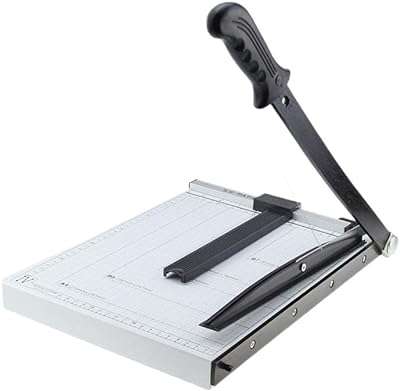 Coupe papier a4 planche à découper en papier de 13" base en métal avec barre. Découvrez DIAYTAR COTE D'IVOIRE, votre nouvelle destination pour des achats discount en ligne. Parcourez notre large assortiment de produits allant des articles pour la maison aux appareils électroniques, en passant par la mode et les gadgets, et bénéficiez de réductions incroyables. Ne cherchez plus ailleurs, nous avons tout ce qu'il vous faut à des prix compétitifs.