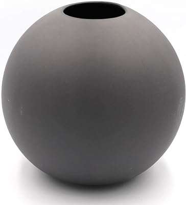Vase rond mat (noir). DIAYTAR COTE D'IVOIRE  est votre destination en ligne pour des offres incroyables. Parcourez notre collection variée de produits discount, comprenant des articles pour la maison, l'électroménager, l'informatique, la mode et les gadgets, et découvrez des prix imbattables qui correspondent à toutes les bourses.