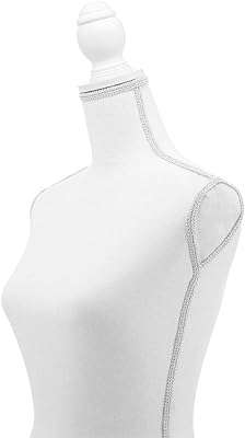 Mannequin de présentation de robe cozy trix pour femme. Ne cherchez plus ailleurs, DIAYTAR COTE D'IVOIRE  est là pour vous offrir une multitude de produits discount pour toutes vos envies. Explorez notre catalogue diversifié comprenant des articles pour la maison, des appareils électroménagers abordables, des gadgets tendances et bien plus encore, le tout à des prix compétitifs.
