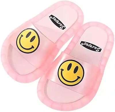 Pantoufles lumineuses à pois motif de dessin animé licorne smiley pour garçons et filles. DIAYTAR COTE D'IVOIRE  - Votre destination shopping pour des produits de haute qualité à des prix réduits. Parcourez notre site et découvrez notre vaste sélection de produits, des gadgets aux produits de beauté en passant par les articles de sport et les outils de bricolage, tous disponibles à des tarifs discount.