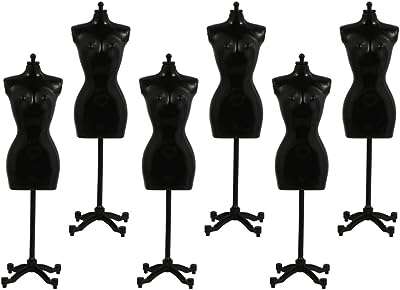 Ensemble de vêtements de poupée 6 pièces noir avec trépied réglable pour exposer des bijoux. Faites des économies substantielles sur DIAYTAR COTE D'IVOIRE ! Parcourez notre catalogue en ligne et découvrez une gamme complète de produits de la maison à l'électroménager, de l'informatique à la mode en passant par les gadgets, tous proposés à des prix discount exceptionnels.