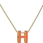 Collier classique avec lettres pour fille plaqué or 18 carats couleur colorée cadeau en option. DIAYTAR COTE D'IVOIRE  - Votre source incontournable de produits discount pour la maison, l'électroménager, l'informatique, la mode et les gadgets. Nous sommes fiers de vous offrir une sélection variée à des prix exceptionnels. Parcourez notre boutique en ligne dès maintenant et trouvez les meilleures affaires!